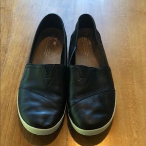 Toms Black Leather Size 9W